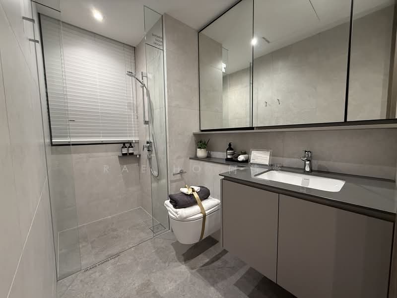 Norwood Grand, 10 Champions Way, 4 Bedrooms, 1,313 sqft, Condominium For Sale, by Rae Ho 何诗蕊, 500117402 - Bathroom - PropertyGuru.com.sg