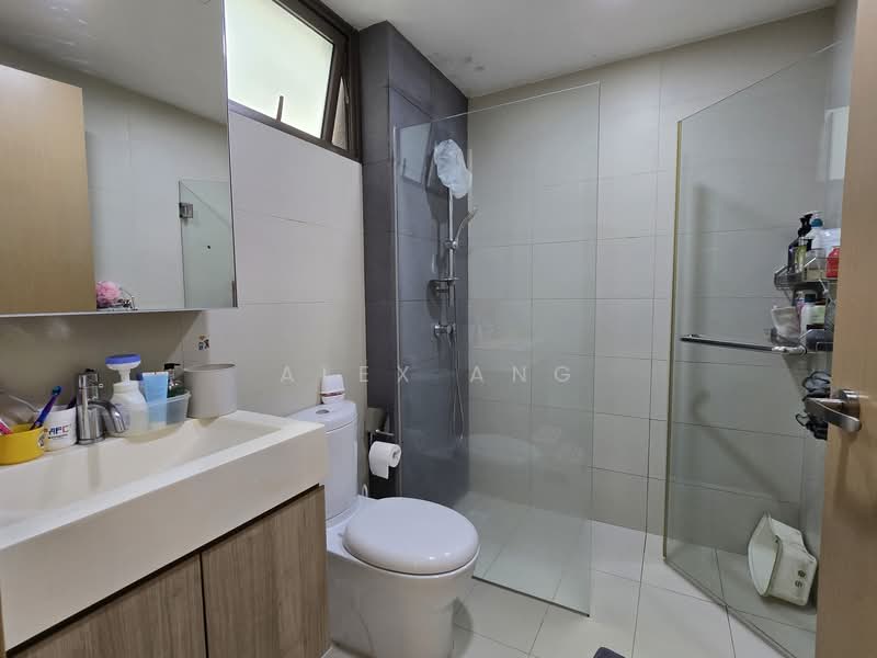 Parc Vera, Hougang Street 32, 2 Bedrooms, 786 sqft, Condominium For Sale, by Alex Ang, 500117404 - Bathroom - PropertyGuru.com.sg