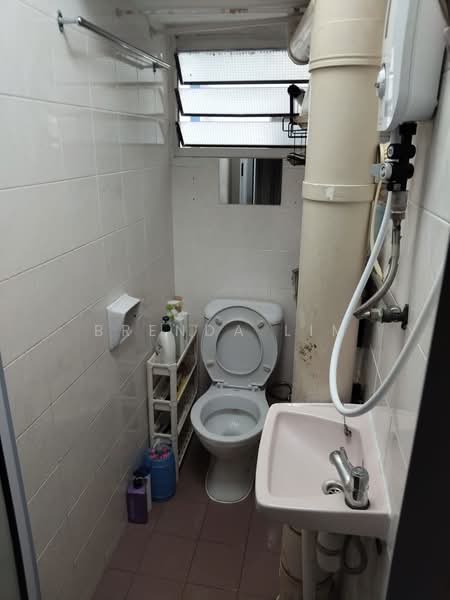 101 Whampoa Drive, 101 Whampoa Drive, 3 Bedrooms, 980 sqft, HDB Flat For Sale, by Brenda Lim, 500117407 - Bathroom - PropertyGuru.com.sg