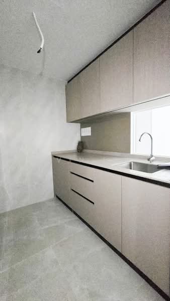 Penrose, 30 Sims Drive, 2 Bedrooms, 710 sqft, Condominium For Sale, by Alvin Tay, 500117430 - Enclosed Kitchen - PropertyGuru.com.sg