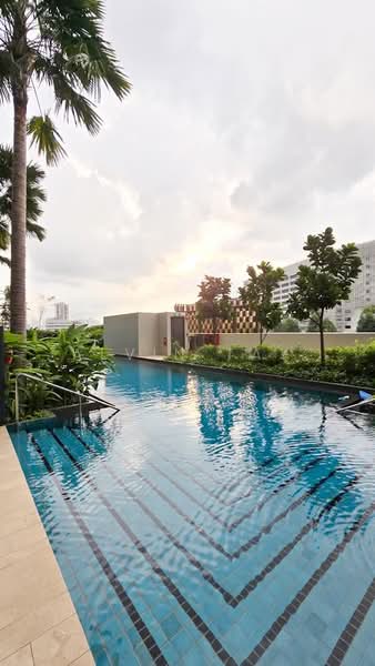 Penrose, 30 Sims Drive, 2 Bedrooms, 710 sqft, Condominium For Sale, by Alvin Tay, 500117430 - Pool - PropertyGuru.com.sg
