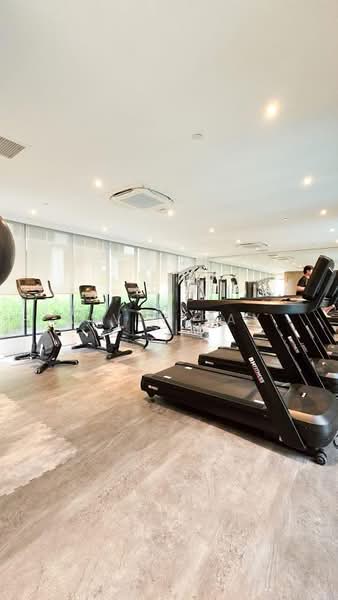 Penrose, 30 Sims Drive, 2 Bedrooms, 710 sqft, Condominium For Sale, by Alvin Tay, 500117430 - Gym - PropertyGuru.com.sg