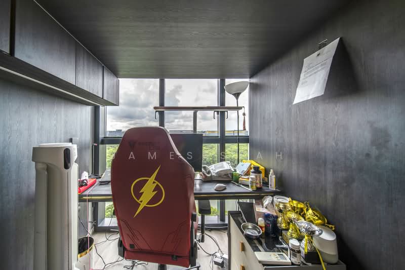 Riverfront Residences, 41 Hougang Avenue 7, 4 Bedrooms, 1,485 sqft, Condominium For Sale, by James Seah, 500117445 - Study - PropertyGuru.com.sg