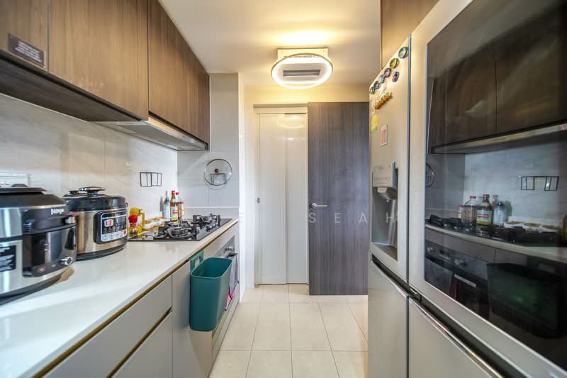 Riverfront Residences, 41 Hougang Avenue 7, 4 Bedrooms, 1,485 sqft, Condominium For Sale, by James Seah, 500117445 - Kitchen - PropertyGuru.com.sg