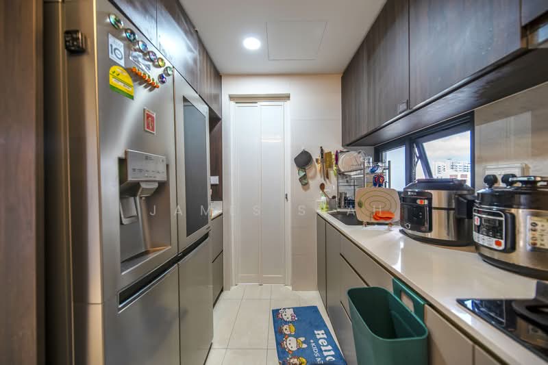 Riverfront Residences, 41 Hougang Avenue 7, 4 Bedrooms, 1,485 sqft, Condominium For Sale, by James Seah, 500117445 - Kitchen - PropertyGuru.com.sg