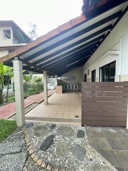 Moonbeam Charming Semi D with Pool & Garden, , 4 Bedrooms, 4,000 sqft, Semi-Detached House For Rent, by Rachelle Koh, 500117451 - Large Outdoor Kitchen - PropertyGuru.com.sg