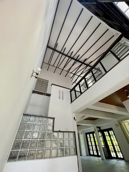 Moonbeam Charming Semi D with Pool & Garden, , 4 Bedrooms, 4,000 sqft, Semi-Detached House For Rent, by Rachelle Koh, 500117451 - Interior - PropertyGuru.com.sg