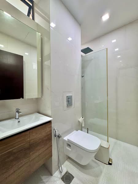 The Ambra, 97 Lor H Telok Kurau, 4 Bedrooms, 1,820 sqft, Condominium For Sale, by Terence Tee (郑志翔), 500117455 - Common Bathroom - PropertyGuru.com.sg