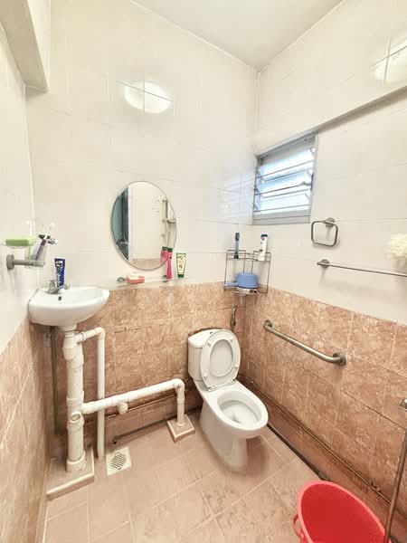 108 Yishun Ring Road, 108 Yishun Ring Road, 2 Bedrooms, 721 sqft, HDB Flat For Sale, by Alvin Toh, 500117460 - Bathroom - PropertyGuru.com.sg