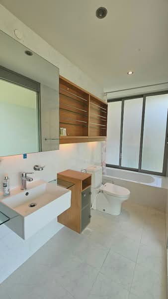 Leonie Suites, 21 Leonie Hill, Orchard / River Valley, 2 Bedrooms, 936 sqft, Apartment For Sale, by Lynn Lee 金玲, 500117461 - Bathroom - PropertyGuru.com.sg