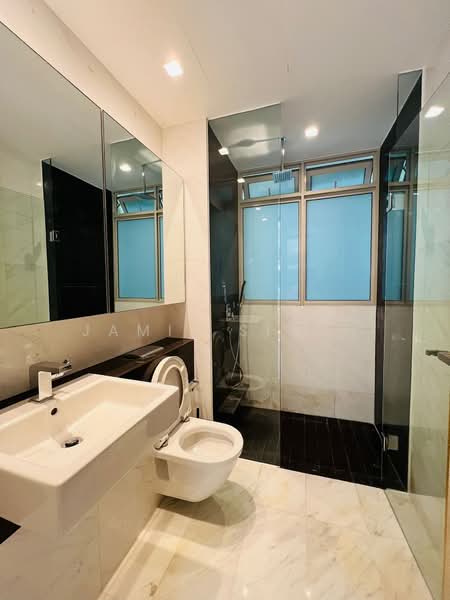 RV Residences, 471 River Valley Road, 2 Bedrooms, 678 sqft, Condominium For Rent, by Jamie Sitoh, 500117464 - Bathroom - PropertyGuru.com.sg