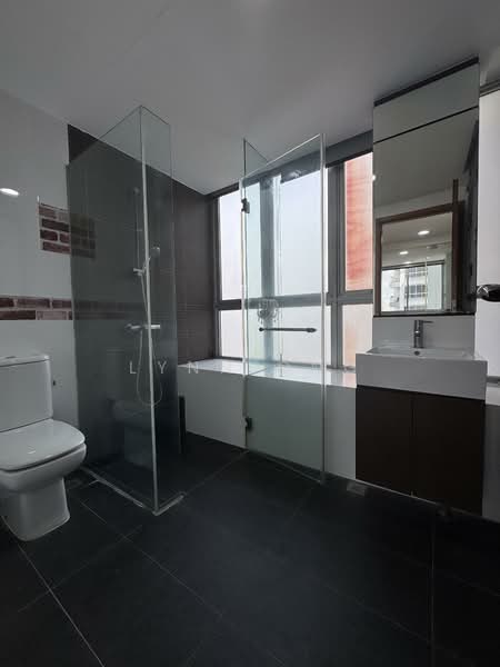 The Parc Condominium, 9 West Coast Walk, 2 Bedrooms, 980 sqft, Condominium For Sale, by Lynn Ong, 500117467 - Bathroom - PropertyGuru.com.sg