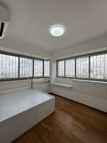 The Parc Condominium, 9 West Coast Walk, 2 Bedrooms, 980 sqft, Condominium For Sale, by Lynn Ong, 500117467 - Bedroom - PropertyGuru.com.sg