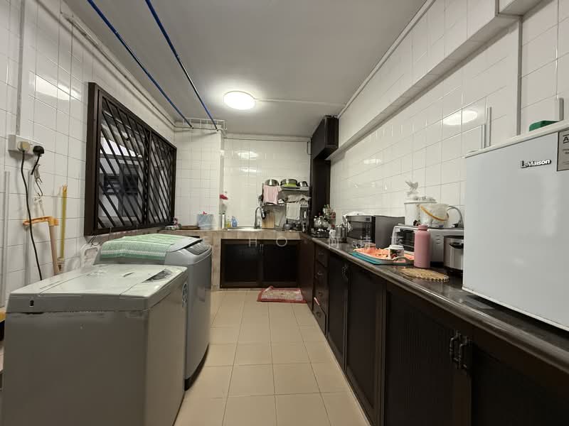 111 Lengkong Tiga, 111 Lengkong Tiga, Room Rental, 350 sqft, HDB Flat For Rent, by Rae Ho 何诗蕊, 500117479 - Kitchen - PropertyGuru.com.sg