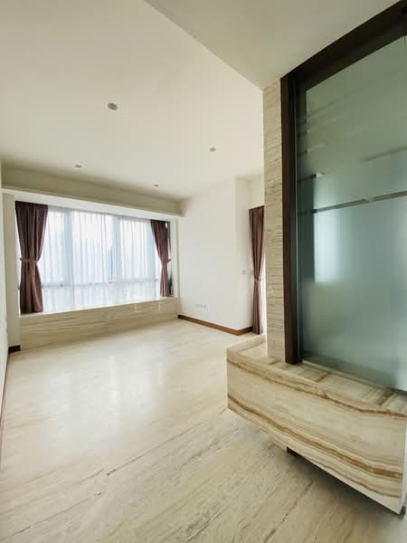 Skyline @ Orchard Boulevard, 23 Angullia Park, 2 Bedrooms, 1,744 sqft, Condominium For Sale, by Erlinda Efendi, 500117482 - Living Room - PropertyGuru.com.sg