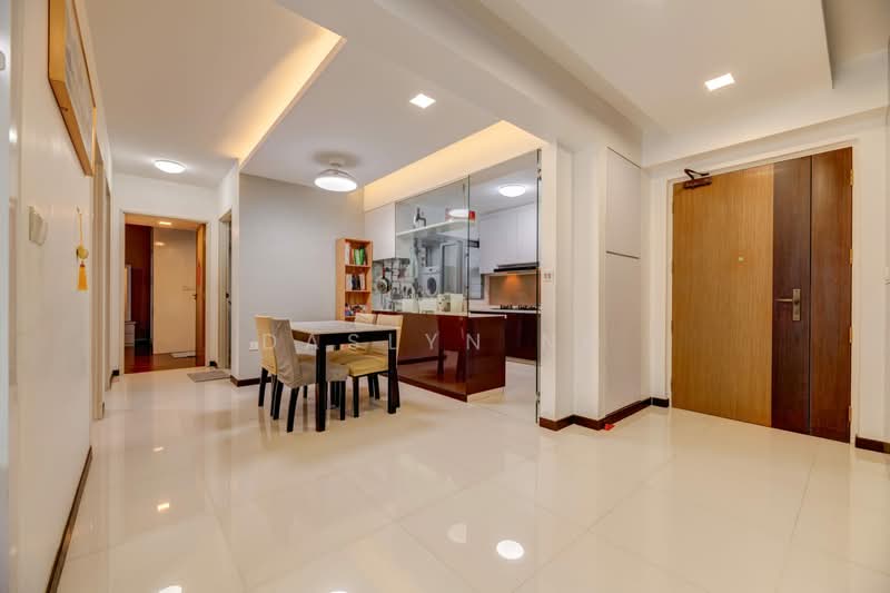 682B Edgedale Plains, 682B Edgedale Plains, 3 Bedrooms, 1,001 sqft, HDB Flat For Sale, by Daslyn Ng, 500117483 - Dining hall - PropertyGuru.com.sg