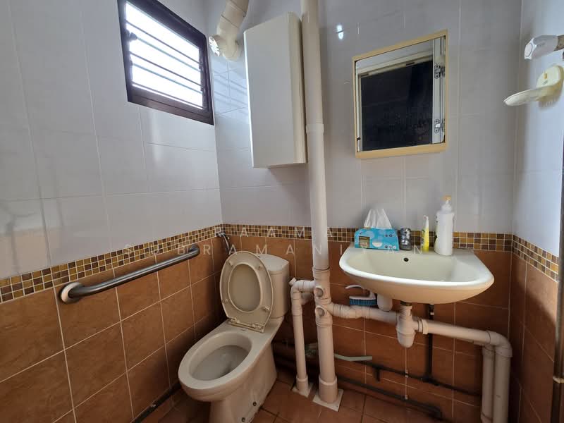 330 Clementi Avenue 2, 330 Clementi Avenue 2, 3 Bedrooms, 990 sqft, HDB Flat For Sale, by Raama Subramaniyan, 500117504 - PropertyGuru.com.sg
