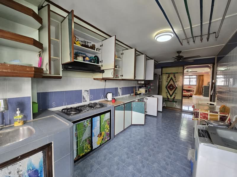 330 Clementi Avenue 2, 330 Clementi Avenue 2, 3 Bedrooms, 990 sqft, HDB Flat For Sale, by Raama Subramaniyan, 500117504 - PropertyGuru.com.sg