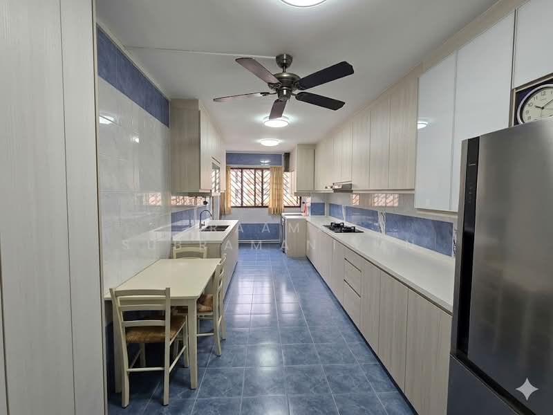 330 Clementi Avenue 2, 330 Clementi Avenue 2, 3 Bedrooms, 990 sqft, HDB Flat For Sale, by Raama Subramaniyan, 500117504 - Kitchen - PropertyGuru.com.sg