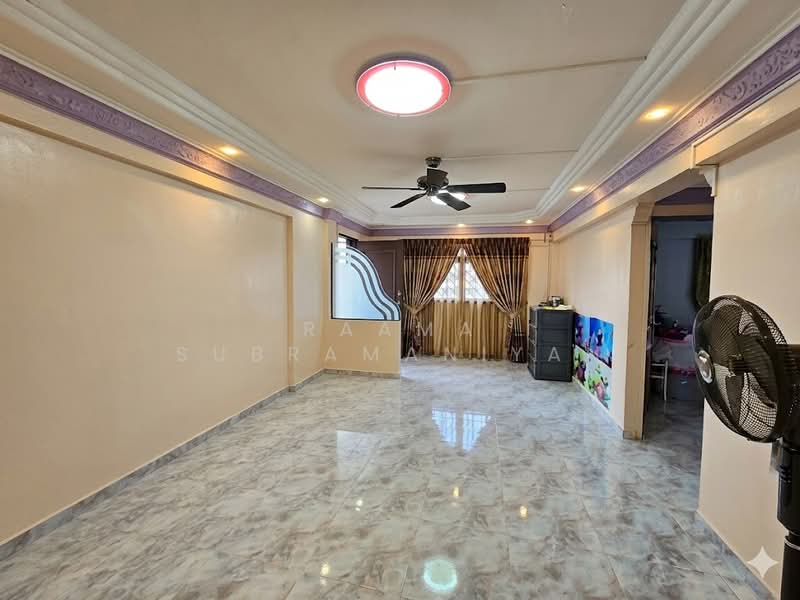 330 Clementi Avenue 2, 330 Clementi Avenue 2, 3 Bedrooms, 990 sqft, HDB Flat For Sale, by Raama Subramaniyan, 500117504 - Living Room - PropertyGuru.com.sg