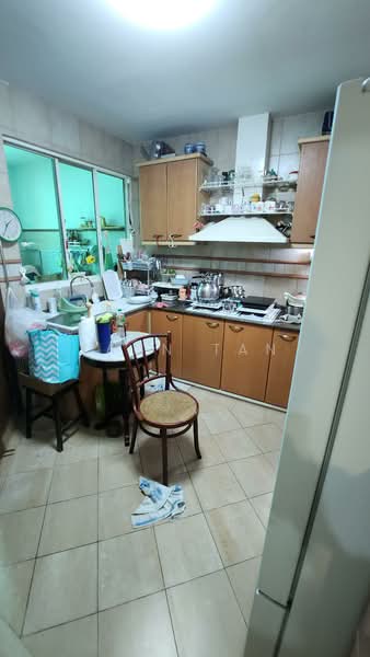 Parry Green, Parry Green, 6 Bedrooms, 3,900 sqft, Corner Terrace For Sale, by Yann Tan, 500117511 - Kitchen - PropertyGuru.com.sg