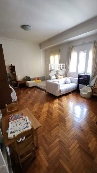 Parry Green, Parry Green, 6 Bedrooms, 3,900 sqft, Corner Terrace For Sale, by Yann Tan, 500117511 - Living Room - PropertyGuru.com.sg