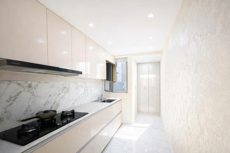 Austville Residences, 11 Sengkang East Avenue, 4 Bedrooms, 1,227 sqft, Executive Condominium For Sale, by Tay Yixian, 500117512 - Kitchen - PropertyGuru.com.sg