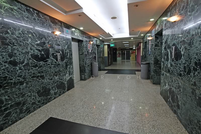 Orchard Towers, 400 Orchard Road, 1,250 sqft, Food & Beverage For Rent, by Victor Koh, 500117513 - Corridor - CommercialGuru.com.sg