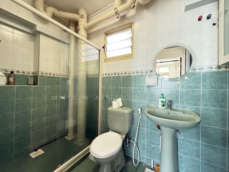 115 Edgefield Plains, 115 Edgefield Plains, 4 Bedrooms, 1,399 sqft, HDB Flat For Rent, by Michael Chen, 500117515 - Bathroom - PropertyGuru.com.sg