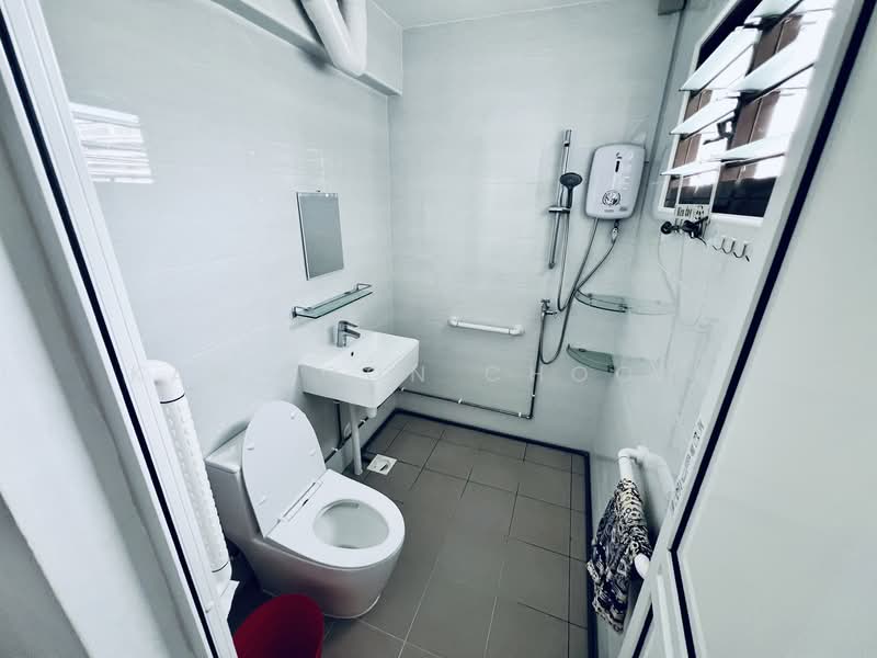 124 Simei Street 1, 124 Simei Street 1, Room Rental, 174 sqft, HDB Flat For Rent, by Kar Loon Choong, 500117550 - Bathroom - PropertyGuru.com.sg