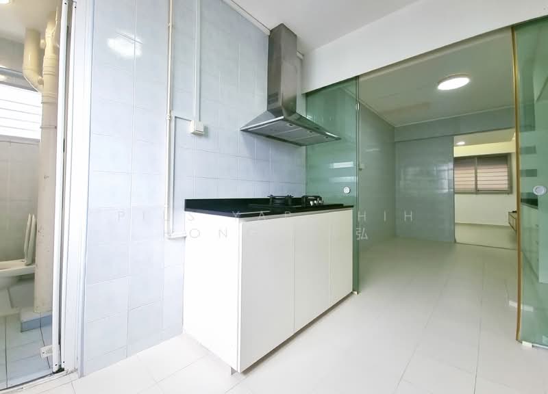 412 Saujana Road, 412 Saujana Road, Room Rental, 350 sqft, HDB Flat For Rent, by Pius Yap Chih Hong 叶智弘, 500117551 - Kitchen - PropertyGuru.com.sg