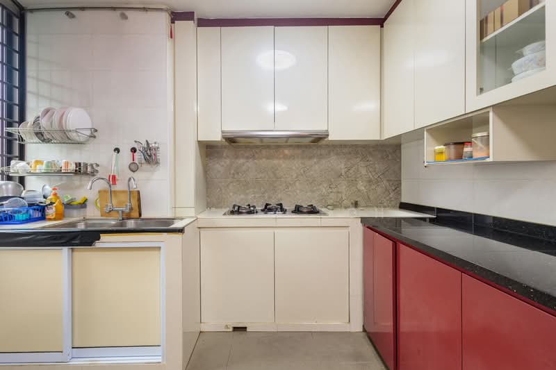 402 Jurong West Street 42, 402 Jurong West Street 42, 4 Bedrooms, 1,432 sqft, HDB Flat For Sale, by Alicia Soh, 500117561 - Kitchen - PropertyGuru.com.sg