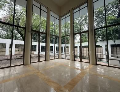 For Rent - High Ceiling GCB at Belmont