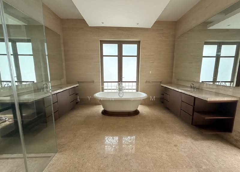 High Ceiling GCB at Belmont, , 5 Bedrooms, 7,200 sqft, Good Class Bungalow For Rent, by Lynn Sim, 500117565 - Bathroom - PropertyGuru.com.sg