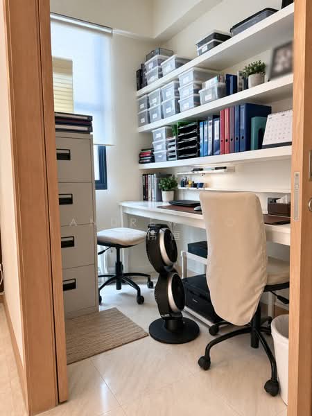 Blue Horizon, 23 West Coast Crescent, 2 Bedrooms, 969 sqft, Condominium For Sale, by Andrew Ho 何伟恒, 500117570 - Study Room - PropertyGuru.com.sg