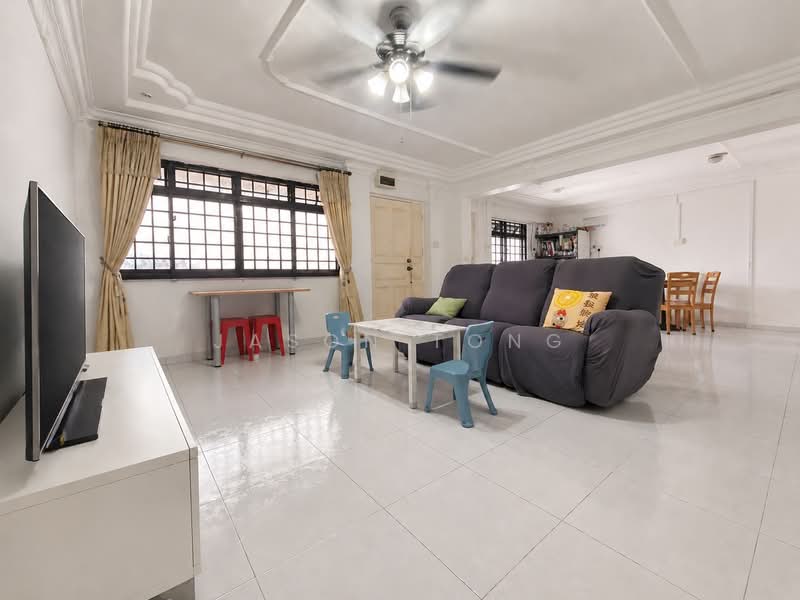 760 Woodlands Avenue 6, 760 Woodlands Avenue 6, 3 Bedrooms, 1,109 sqft, HDB Flat For Sale, by Jason Tong, 500117582 - Living Room - PropertyGuru.com.sg
