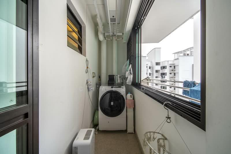 438A Sengkang West Avenue, 438A Sengkang West Avenue, 3 Bedrooms, 1,012 sqft, HDB Flat For Sale, by Michael Ooi, 500117584 - Balcony - PropertyGuru.com.sg