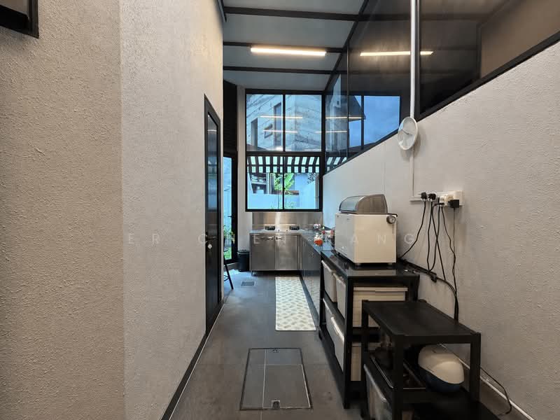3.5 Storey Modern SemiD with Lift near Beach. Walking distance to MRT, bus stop, and mall., Pasir Ris Ave, Pasir Ris Lane, Pasir Ris Way, Pasir Ris Road, 5 Bedrooms, 5,091 sqft, Semi-Detached House For Sale, by Er Chen Kang, 500117587 - Kitchen - PropertyGuru.com.sg