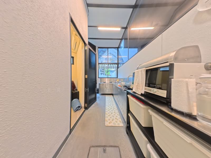 3.5 Storey Modern SemiD with Lift near Beach. Walking distance to MRT, bus stop, and mall., Pasir Ris Ave, Pasir Ris Lane, Pasir Ris Way, Pasir Ris Road, 5 Bedrooms, 5,091 sqft, Semi-Detached House For Sale, by Er Chen Kang, 500117587 - Kitchen - PropertyGuru.com.sg