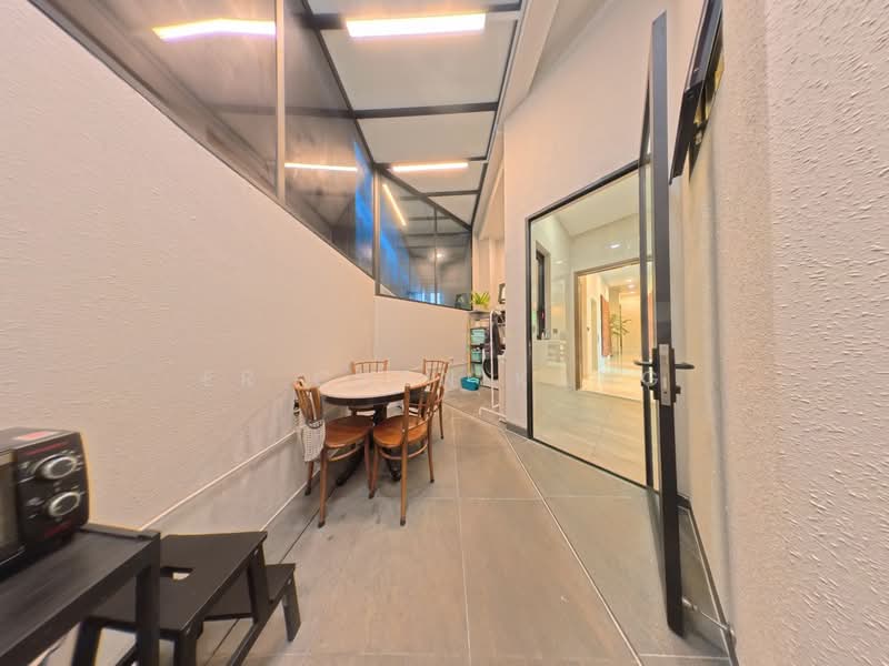 3.5 Storey Modern SemiD with Lift near Beach. Walking distance to MRT, bus stop, and mall., Pasir Ris Ave, Pasir Ris Lane, Pasir Ris Way, Pasir Ris Road, 5 Bedrooms, 5,091 sqft, Semi-Detached House For Sale, by Er Chen Kang, 500117587 - Interior - PropertyGuru.com.sg