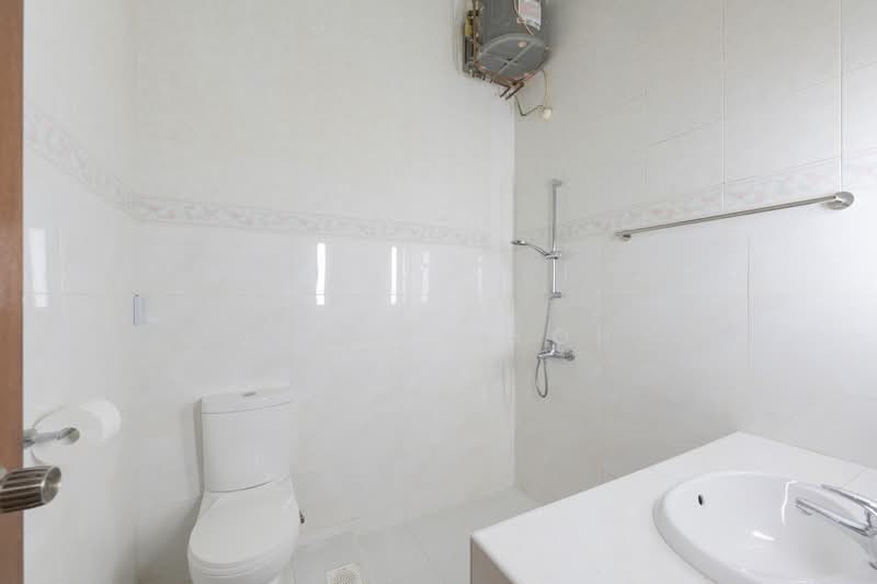 Bedok Ria, , 4 Bedrooms, 2,659 sqft, Terraced House For Sale, by Jeremy Koh, 500117588 - Bathroom - PropertyGuru.com.sg
