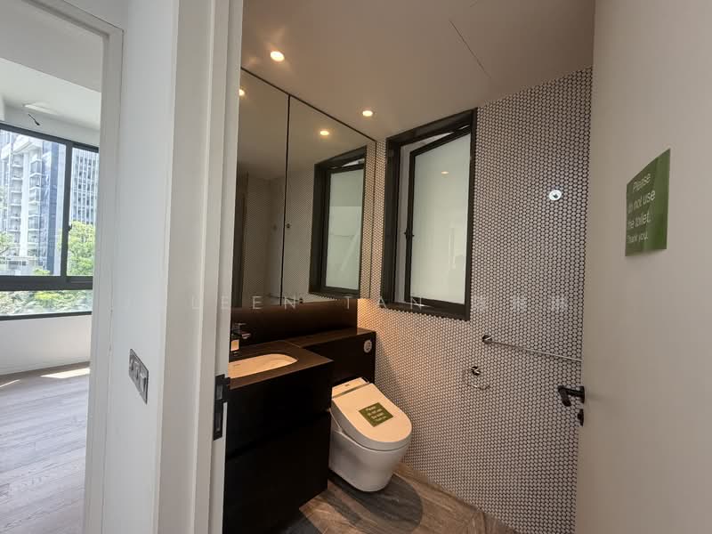 10 Evelyn, 10 Evelyn Road, 3 Bedrooms, 1,410 sqft, Condominium For Sale, by Joleen Tan 陈琳琳, 500117596 - Bathroom - PropertyGuru.com.sg