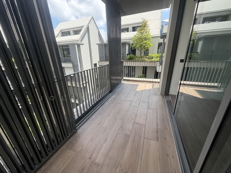 10 Evelyn, 10 Evelyn Road, 3 Bedrooms, 1,410 sqft, Condominium For Sale, by Joleen Tan 陈琳琳, 500117596 - Balcony - PropertyGuru.com.sg