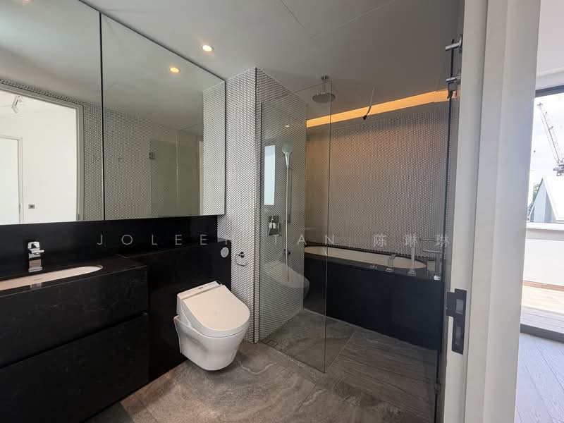 10 Evelyn, 10 Evelyn Road, 3 Bedrooms, 1,410 sqft, Condominium For Sale, by Joleen Tan 陈琳琳, 500117596 - Bathroom - PropertyGuru.com.sg