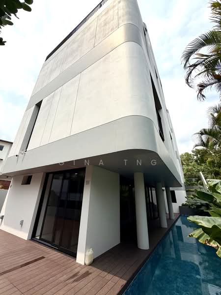 Modern Brand New Freehold Bungalow @Holland. Fantastic location, Modern brand new freehold bungalow at Holland, 5 Bedrooms, 12,109 sqft, Bungalow House For Sale, by Gina Tng, 500117604 - PropertyGuru.com.sg