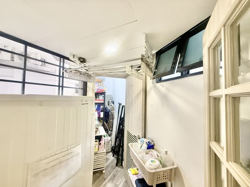 Glendale Park, 21 Hillview Avenue, 2 Bedrooms, 1,044 sqft, Condominium For Sale, by Tiffany Yew, 500117622 - Yard + Utility room  - PropertyGuru.com.sg