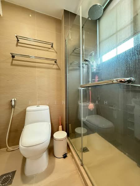 Eastwood Green, 10 Eastwood Road, 3 Bedrooms, 1,173 sqft, Condominium For Rent, by Kavin Kuah, 500117625 - Bathroom - PropertyGuru.com.sg