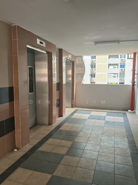 75 Bedok North Road, 75 Bedok North Road, 2 Bedrooms, 635 sqft, HDB Flat For Sale, by Dennis Lim, 500117642 - Corridor - PropertyGuru.com.sg