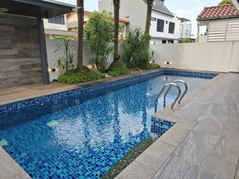 CONTEMPORARY BUNGALOW WITH POOL & LIFT, Wide frontage with 5 ensuite bedrooms, 7 Bedrooms, 8,078 sqft, Bungalow House For Sale, by Benjamin Soh, 500117668 - Exterior - PropertyGuru.com.sg