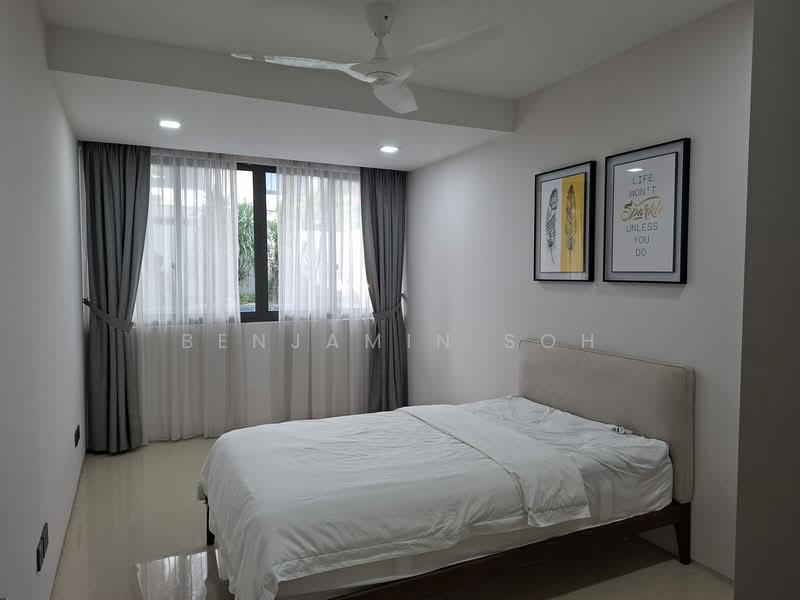 CONTEMPORARY BUNGALOW WITH POOL & LIFT, Wide frontage with 5 ensuite bedrooms, 7 Bedrooms, 8,078 sqft, Bungalow House For Sale, by Benjamin Soh, 500117668 - Bedroom - PropertyGuru.com.sg